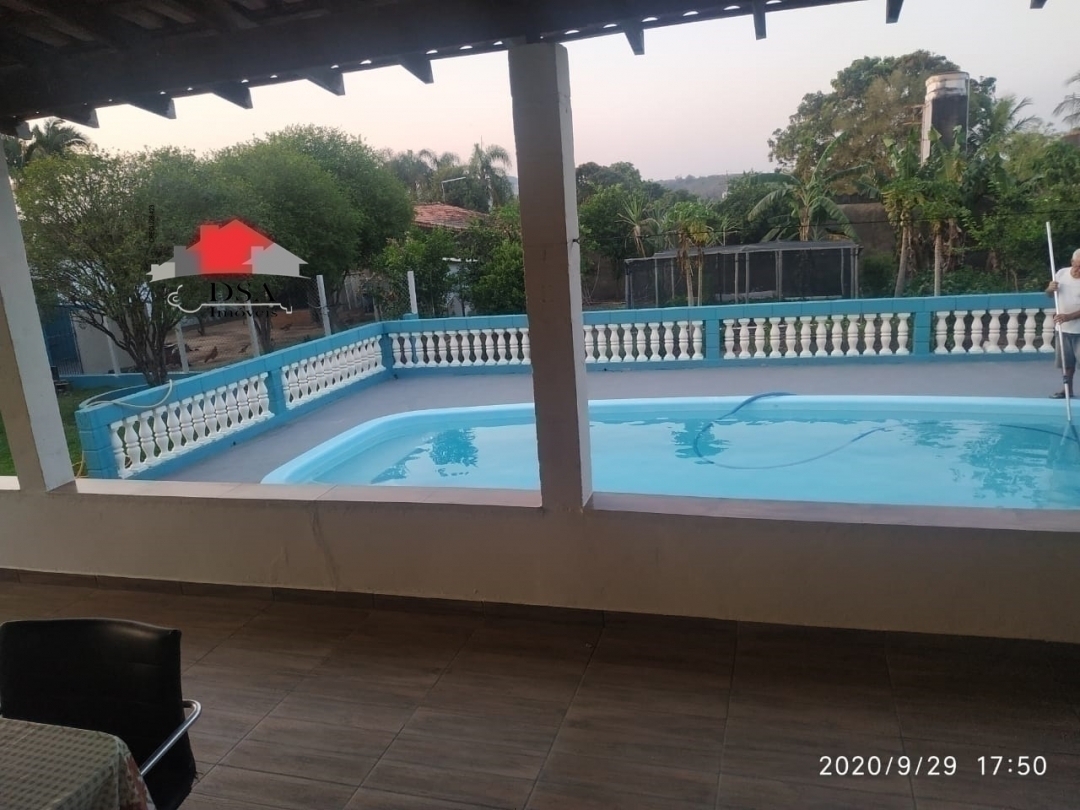 Chácara à venda com 3 quartos, 170m² - Foto 1