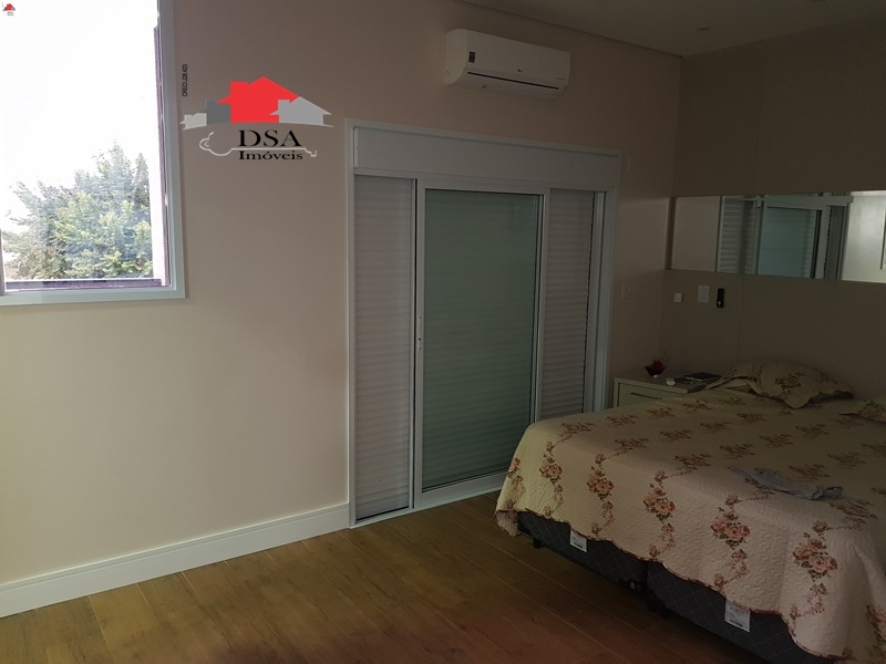 Casa à venda com 3 quartos, 229m² - Foto 7