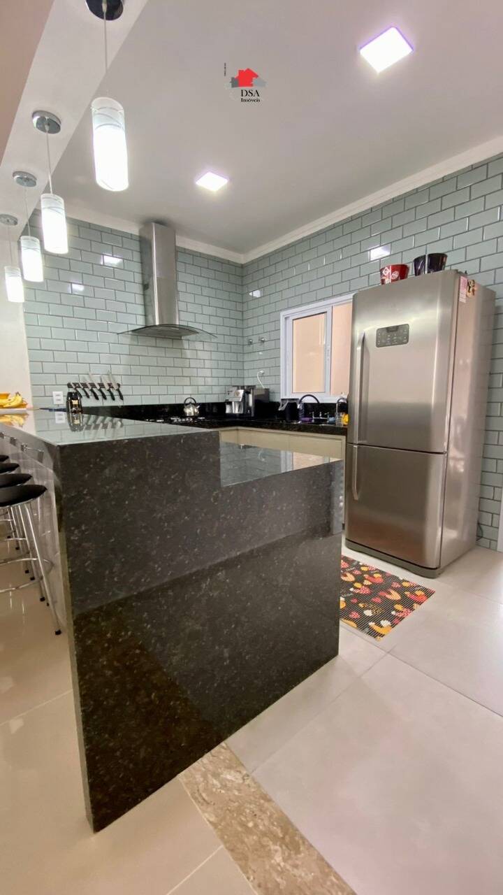 Casa à venda com 3 quartos, 160m² - Foto 11