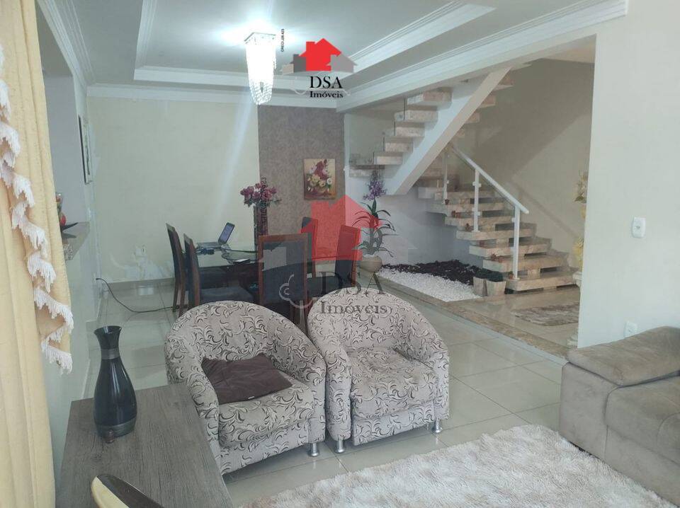 Casa à venda com 3 quartos, 290m² - Foto 2