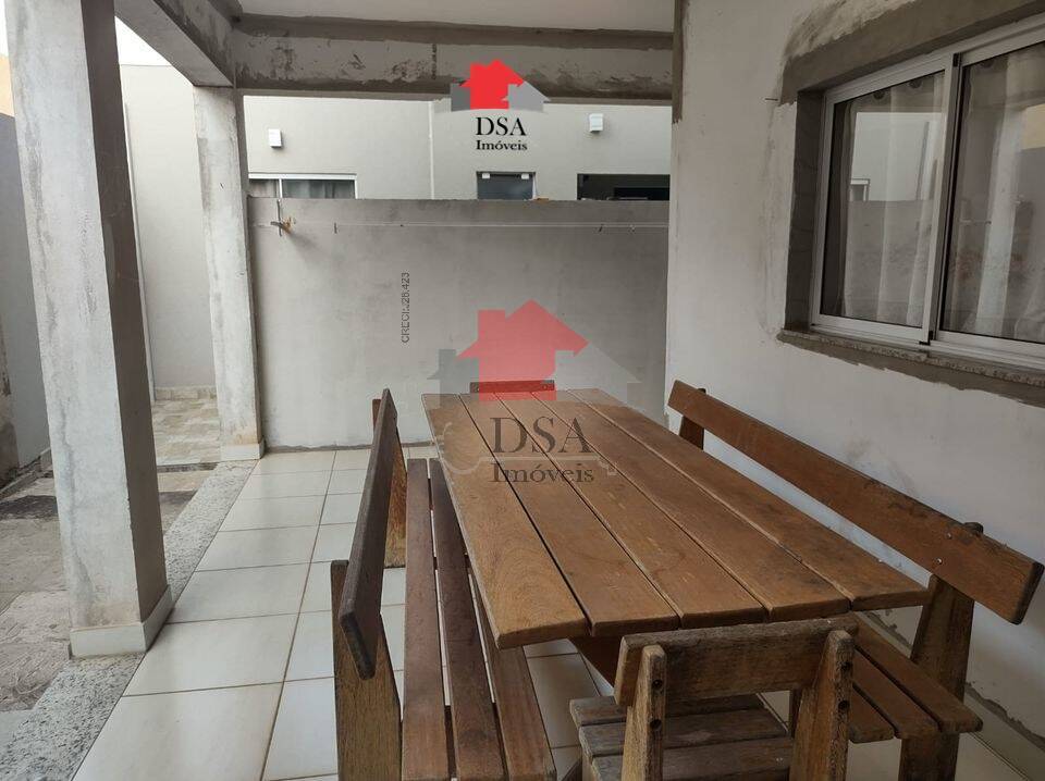Casa à venda com 3 quartos, 290m² - Foto 4