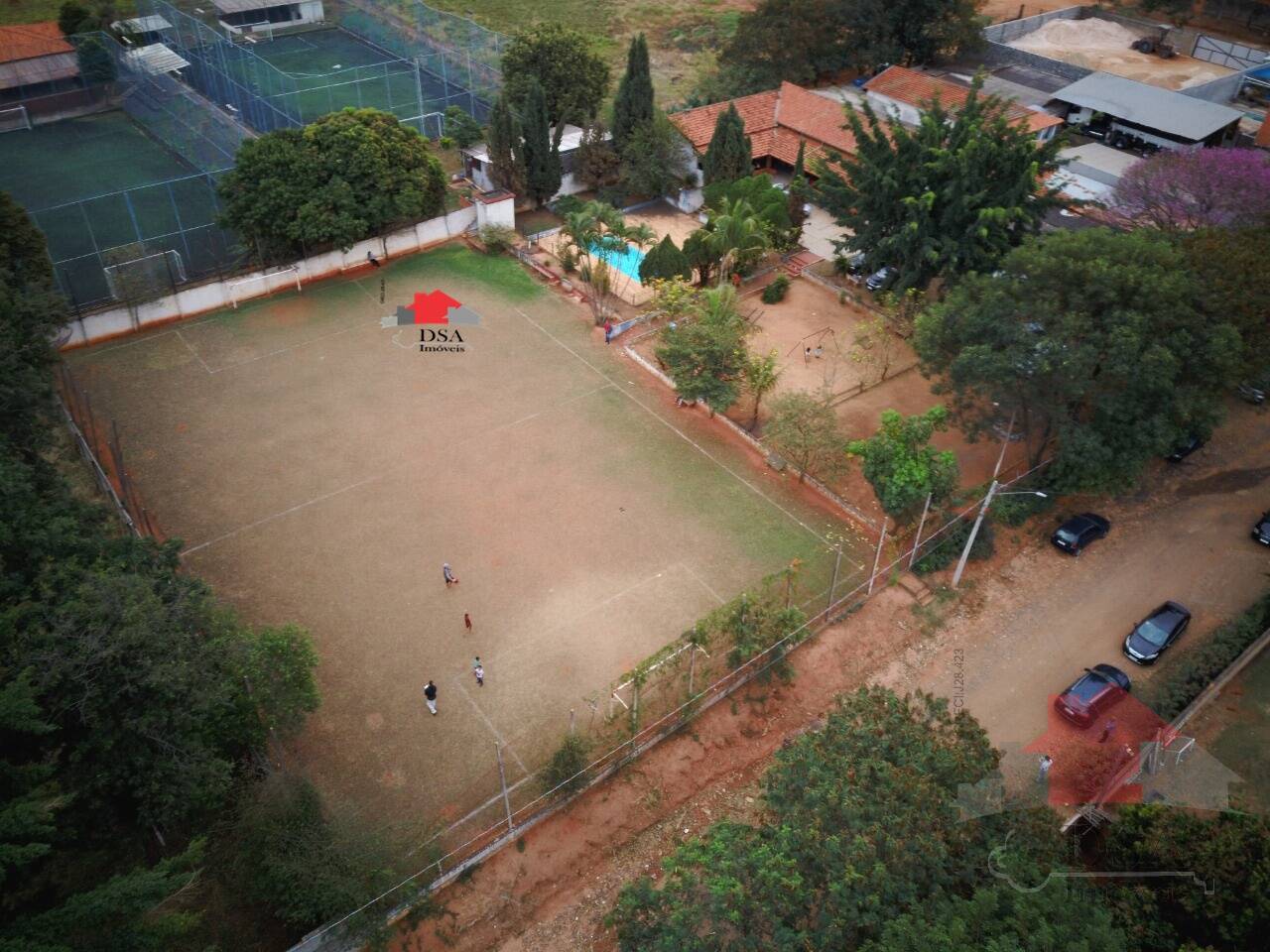 Chácara à venda com 2 quartos, 150m² - Foto 11