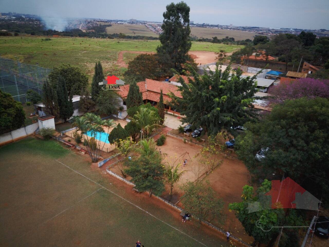 Chácara à venda com 2 quartos, 150m² - Foto 17