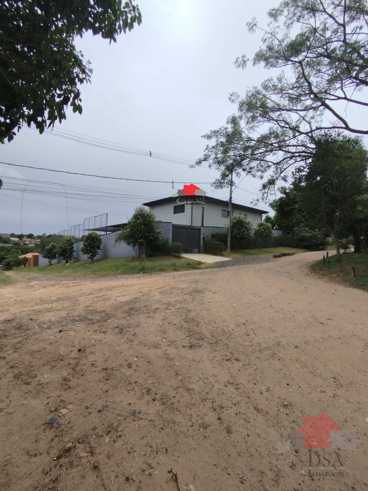 Chácara à venda com 5 quartos, 200m² - Foto 2