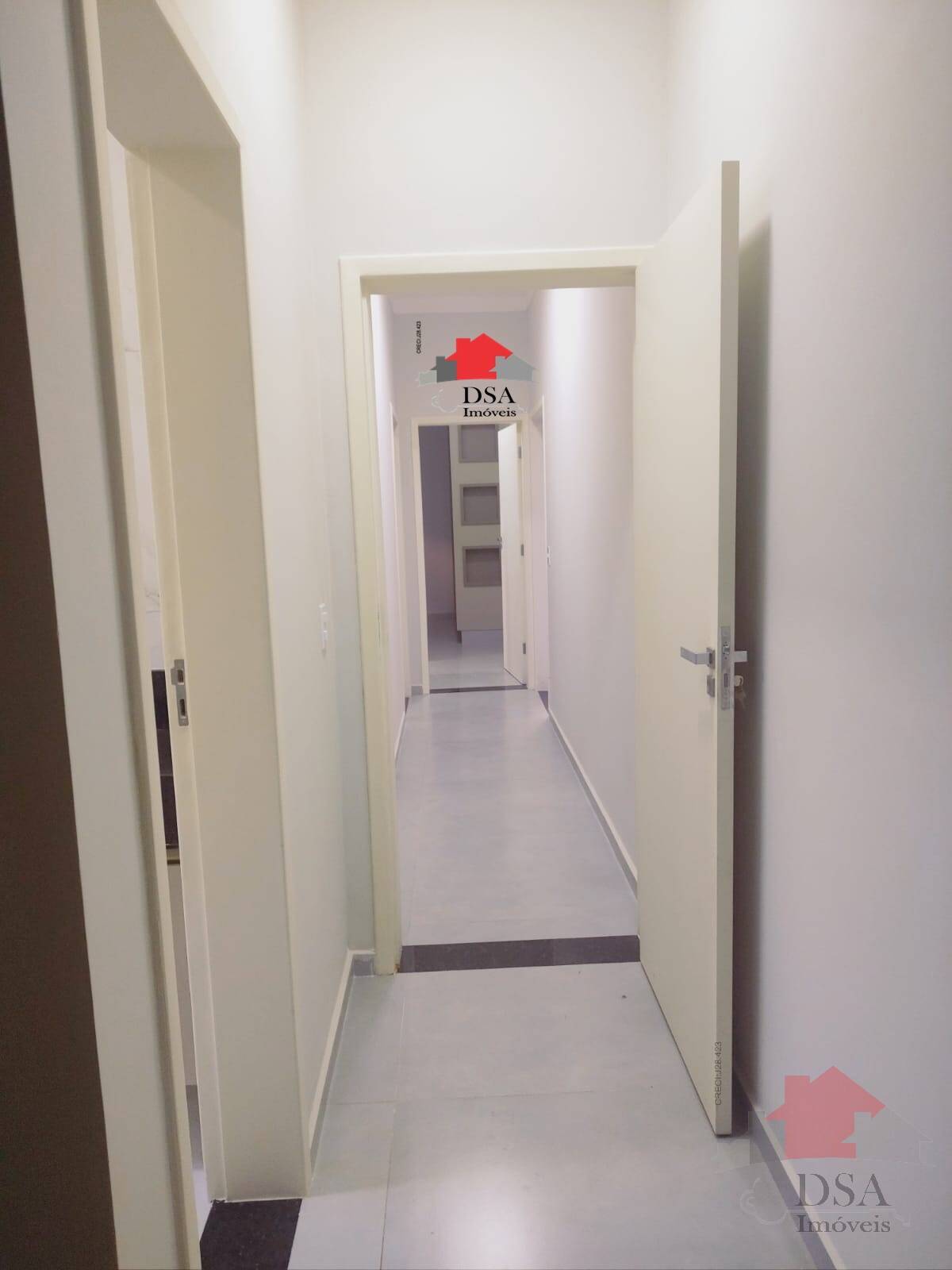 Casa à venda com 3 quartos, 156m² - Foto 8
