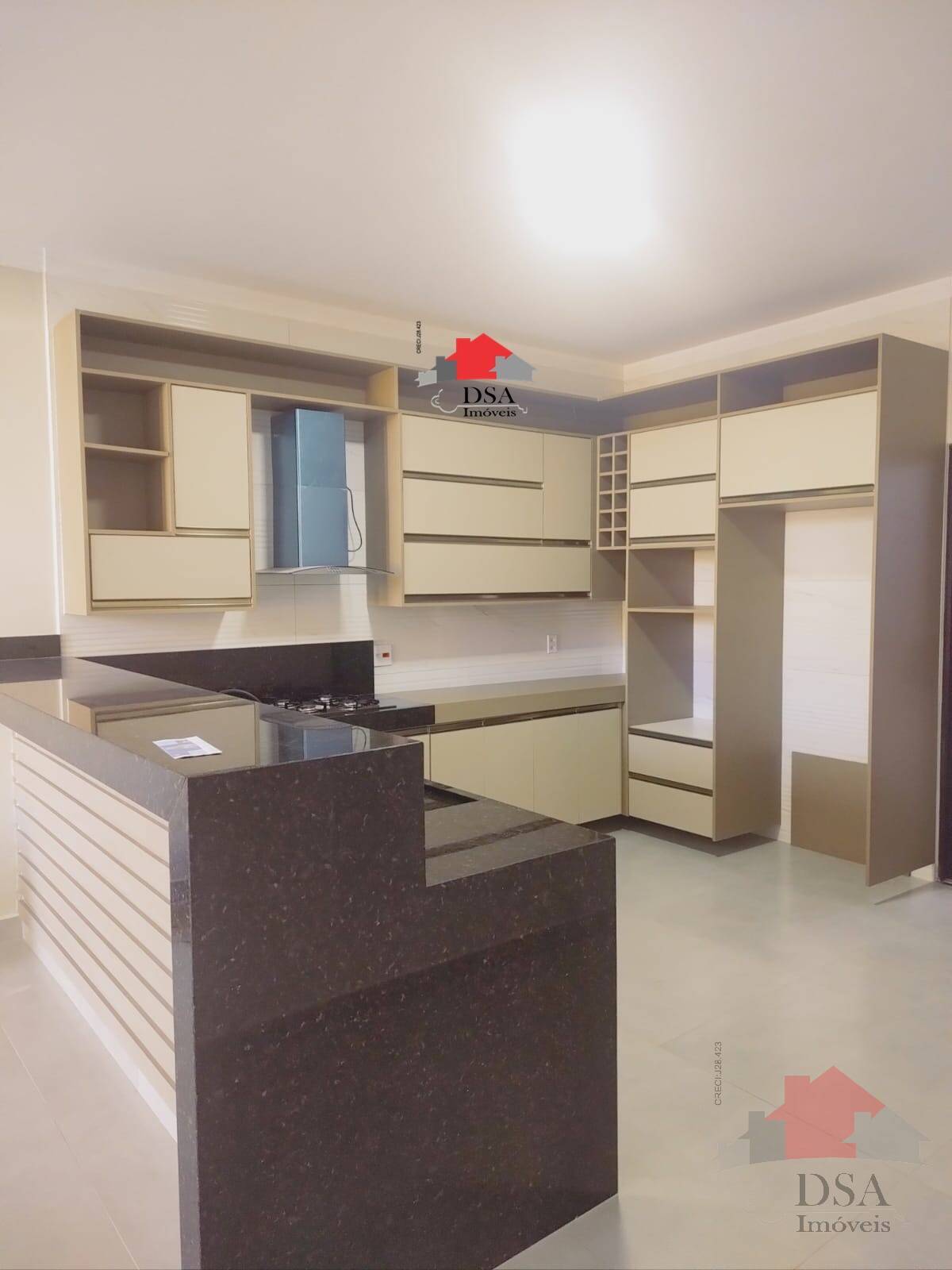 Casa à venda com 3 quartos, 156m² - Foto 2