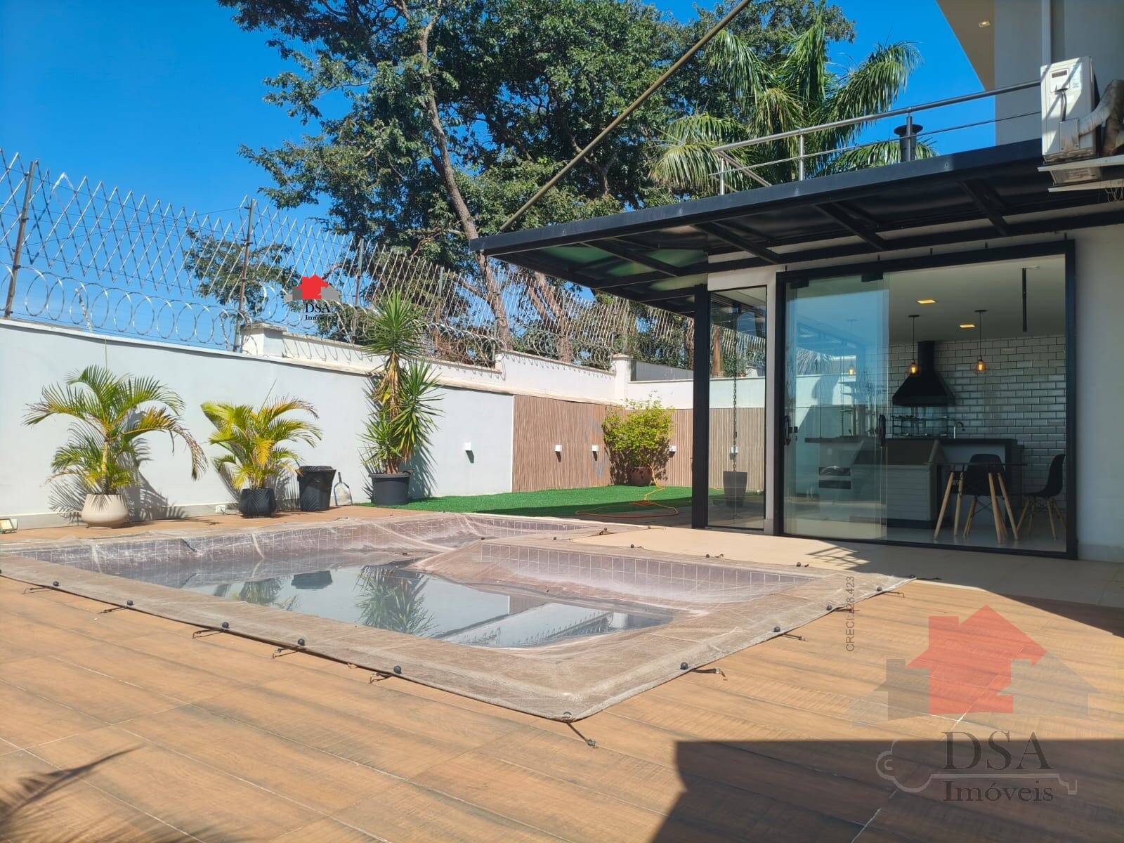 Casa para alugar com 3 quartos, 236m² - Foto 3