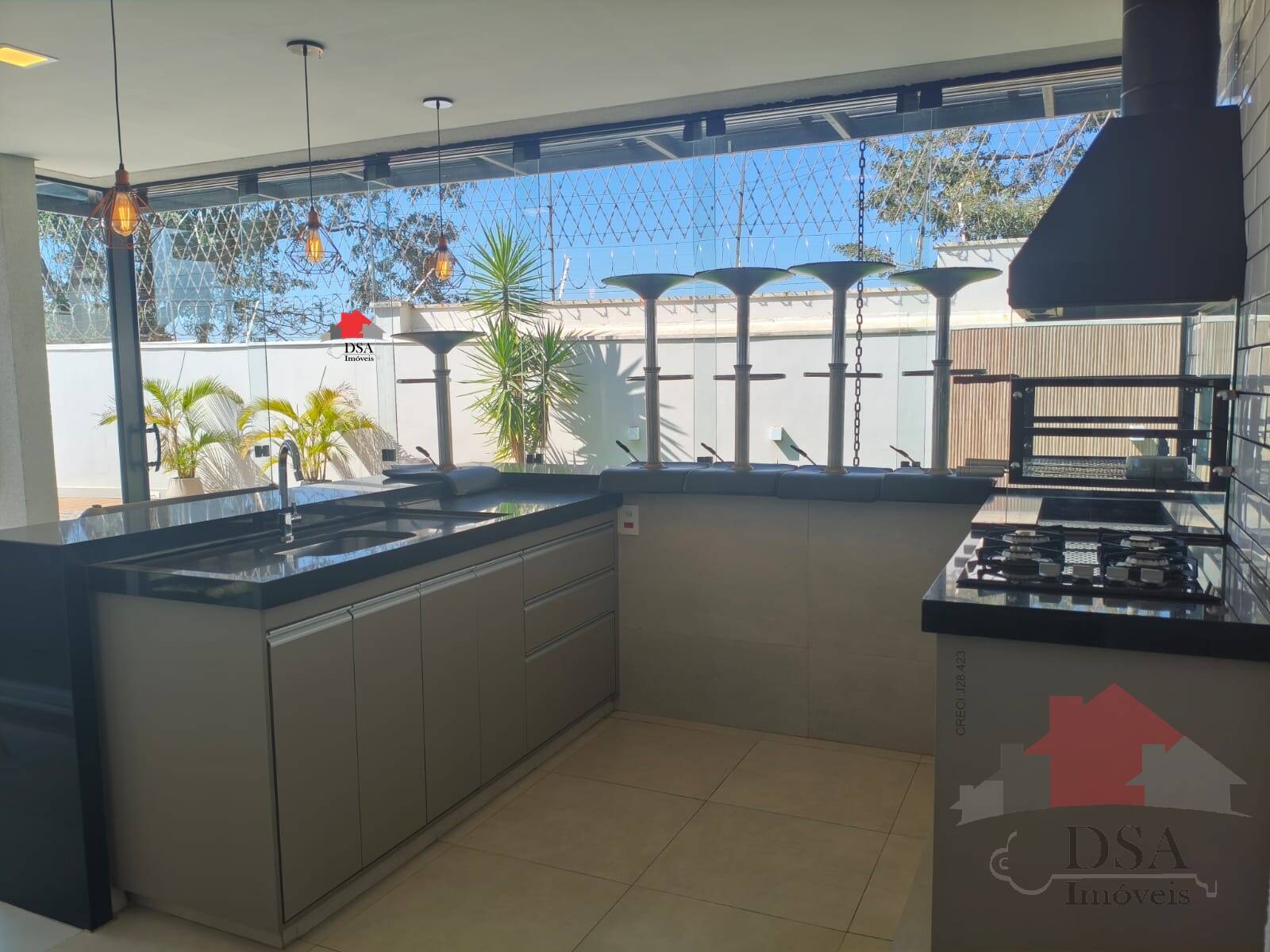 Casa para alugar com 3 quartos, 236m² - Foto 11