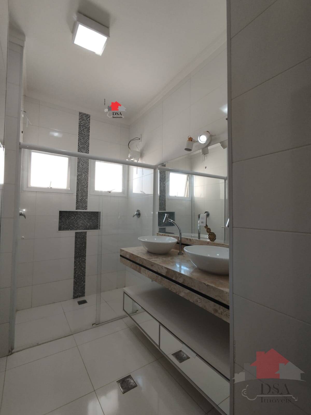 Casa para alugar com 3 quartos, 236m² - Foto 18