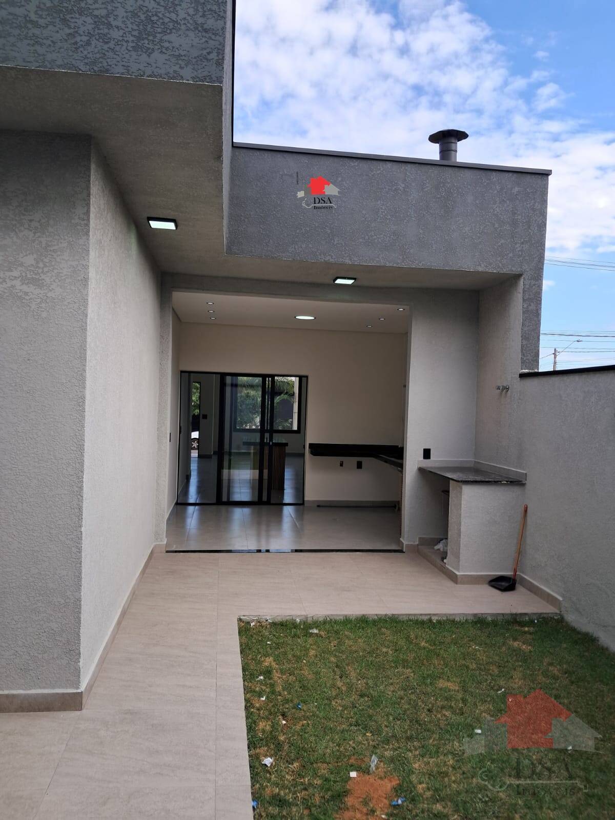 Casa à venda com 3 quartos, 141m² - Foto 4