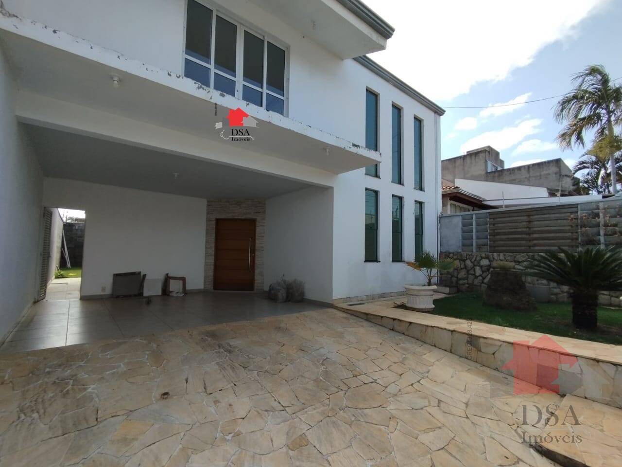 Casa para alugar com 3 quartos, 280m² - Foto 2