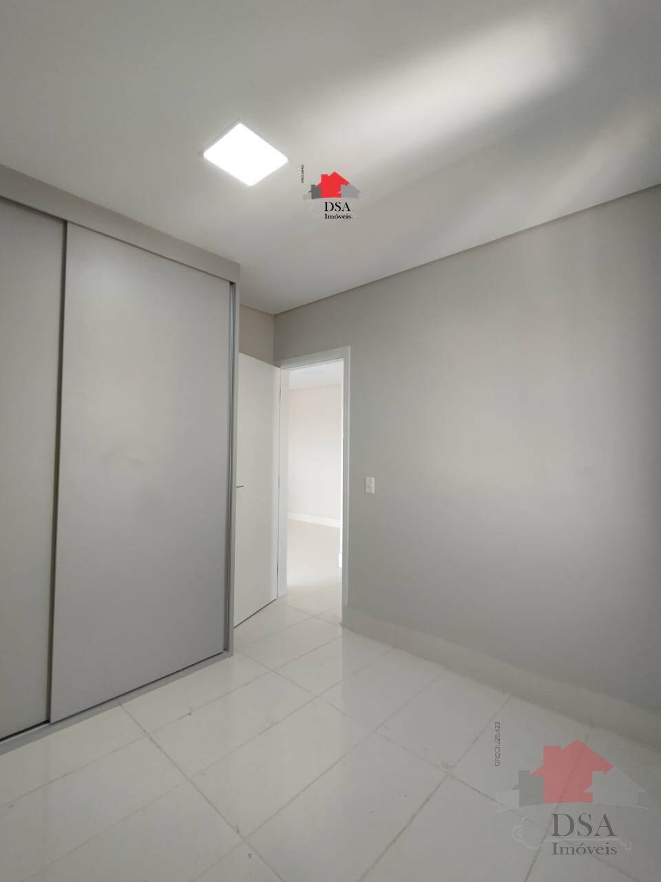 Apartamento para alugar com 2 quartos, 72m² - Foto 11