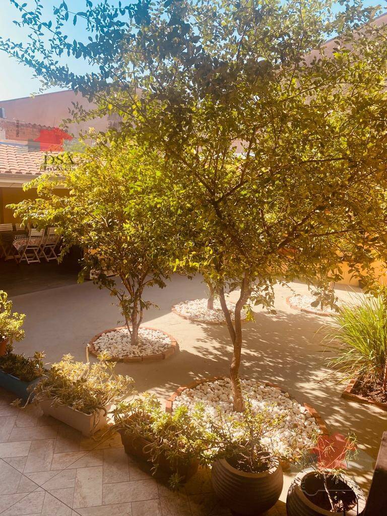 Casa para alugar com 3 quartos, 237m² - Foto 83