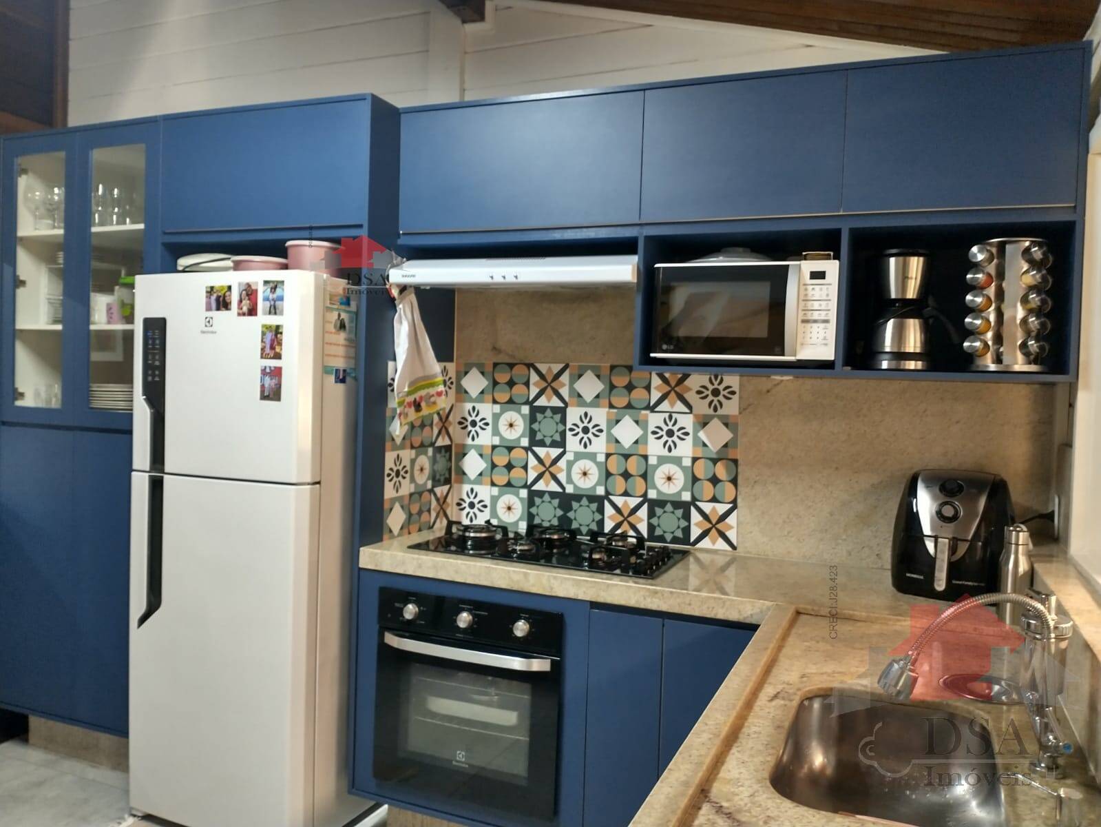 Casa para alugar com 3 quartos, 237m² - Foto 15