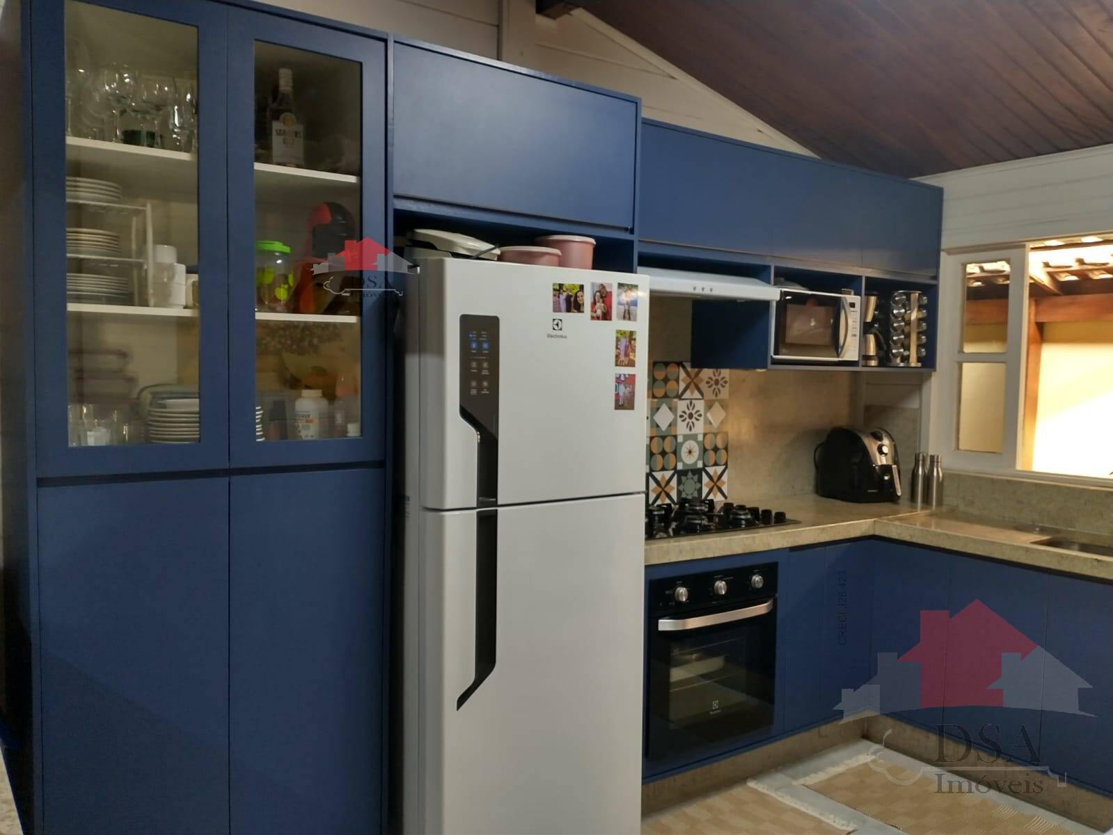 Casa para alugar com 3 quartos, 237m² - Foto 25