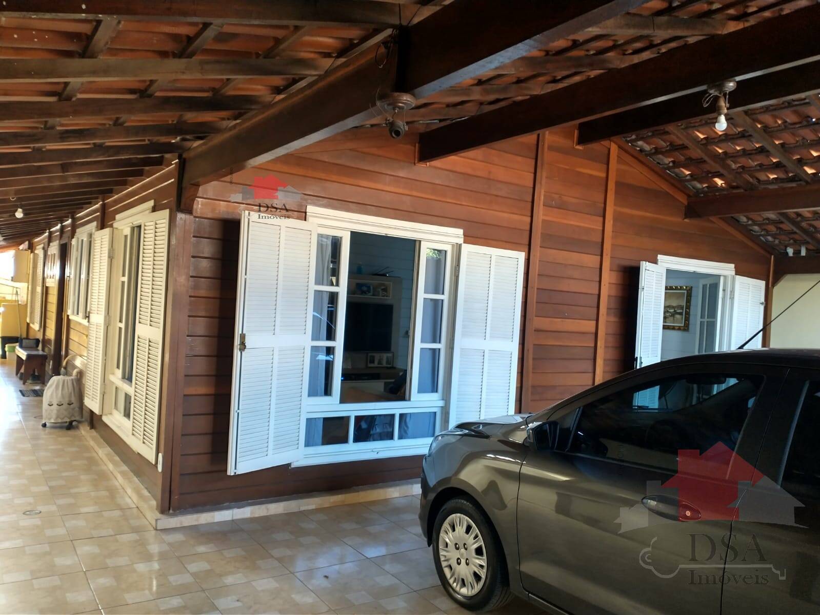 Casa para alugar com 3 quartos, 237m² - Foto 3