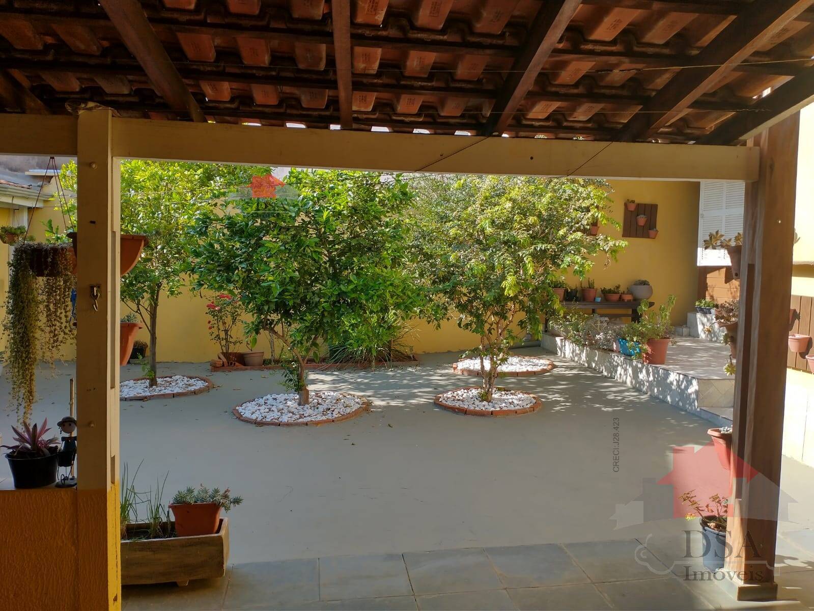 Casa para alugar com 3 quartos, 237m² - Foto 38