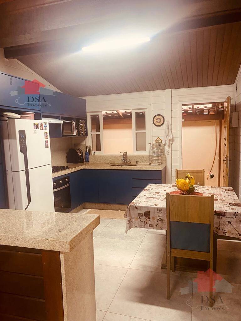 Casa para alugar com 3 quartos, 237m² - Foto 47
