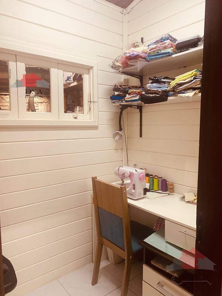 Casa para alugar com 3 quartos, 237m² - Foto 65