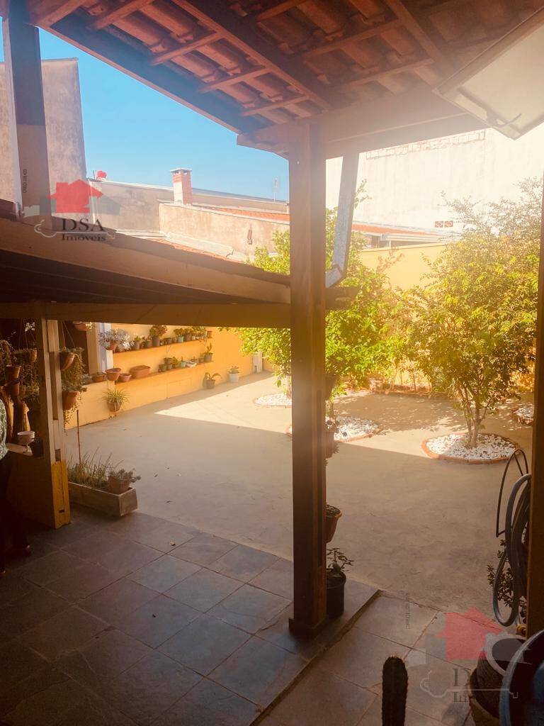 Casa para alugar com 3 quartos, 237m² - Foto 75