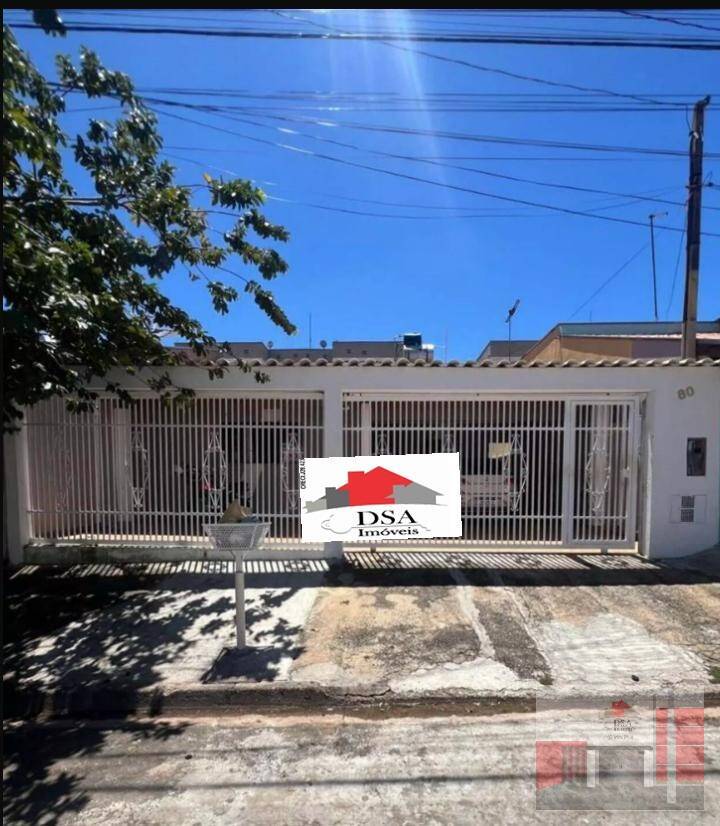 Casa, 4 quartos, 215 m² - Foto 1